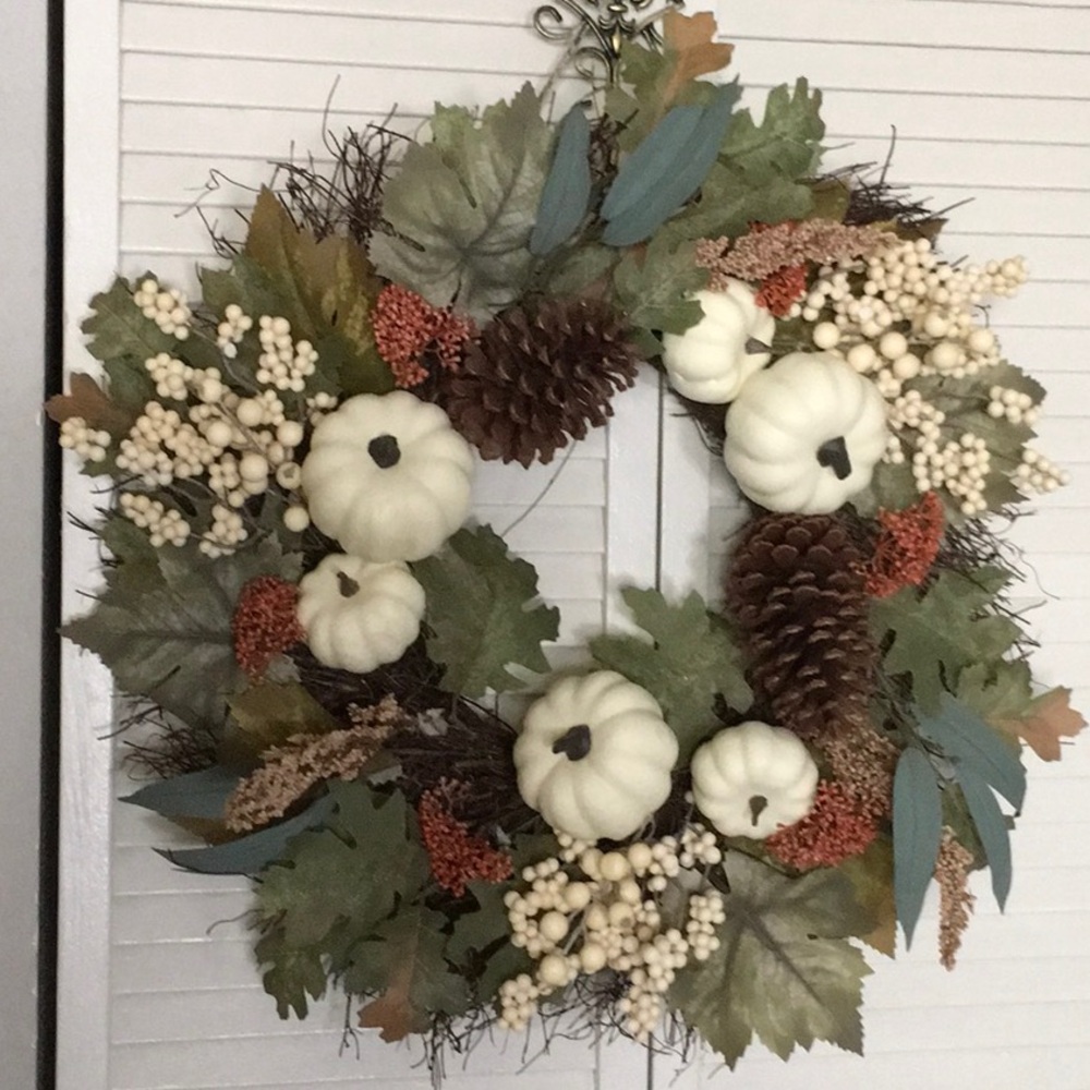 Better Homes And Gardens Cream and Green Holiday Wreath